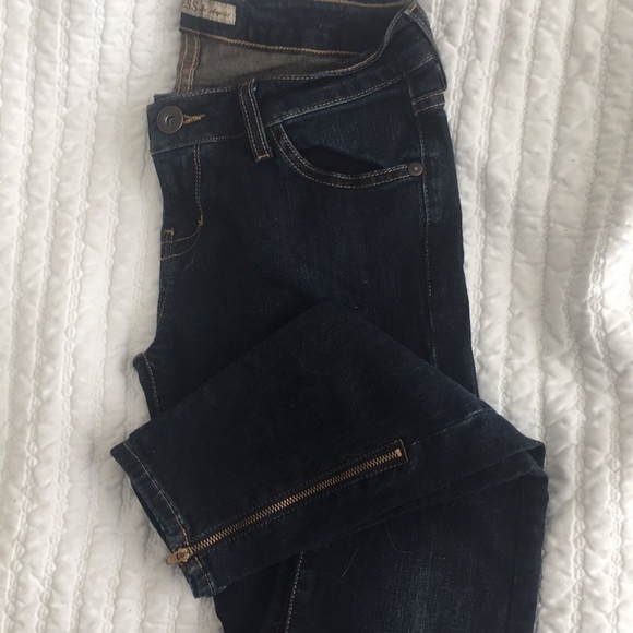 Guess Denim - GUESS jeans